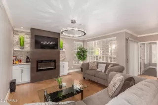 Photo #2: 6277715 Listing 