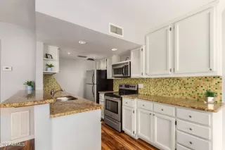 Photo #6: 6278185 Listing