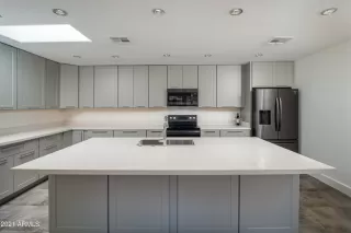 Photo #5: 6280264 Listing
