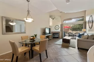 Photo #4: 6281323 Listing