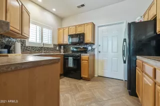 Photo #6: 6281323 Listing