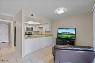 Photo #5: 6281757 Listing