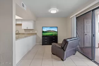 Photo #6: 6281757 Listing