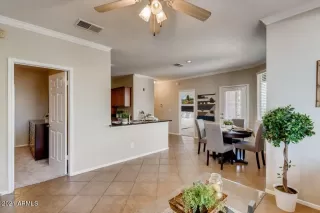 Photo #5: 6282316 Listing