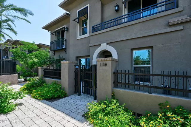 MLS: 6282388 Condo For Sale