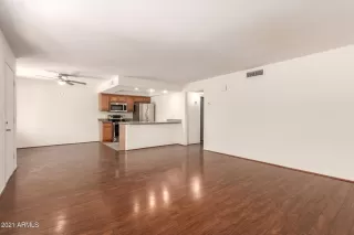 Photo #5: 6282646 Listing