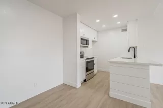 Photo #5: 6283212 Listing