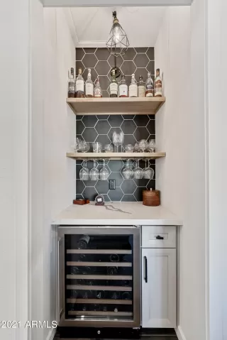 Photo #3: 6283441 Listing