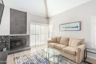 Photo #4: 6283857 Listing