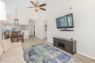 Photo #6: 6283857 Listing