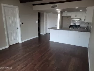 Photo #3: 6284218 Listing