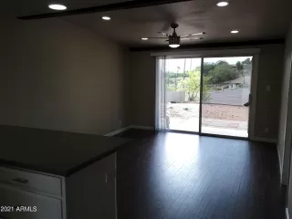 Photo #5: 6284218 Listing