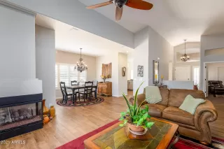 Photo #6: 6284255 Listing