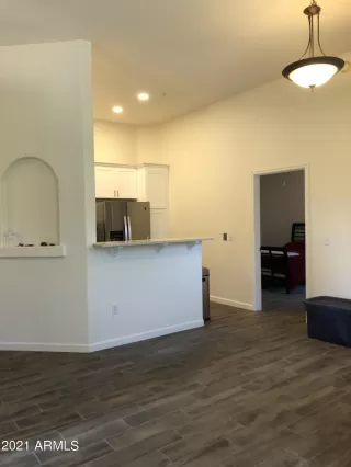 Photo #4: 6284291 Listing