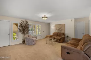 Photo #5: 6284629 Listing