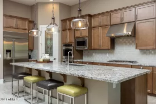 Photo #3: 6285833 Listing