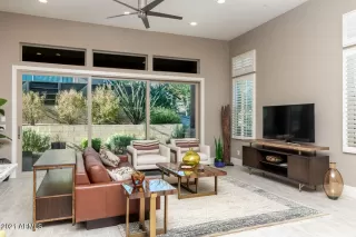 Photo #5: 6285833 Listing