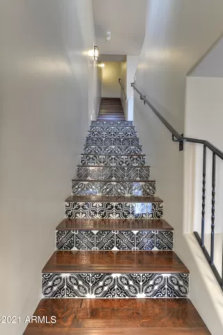 Photo #2: 6286347 Listing