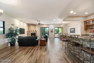 Photo #5: 6286436 Listing