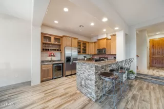 Photo #6: 6286436 Listing