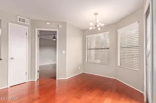 Photo #5: 6286925 Listing 