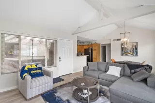 Photo #5: 6287080 Listing 