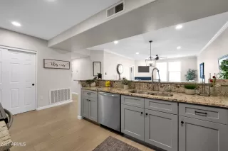 Photo #2: 6287299 Listing