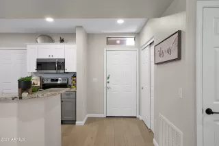 Photo #4: 6287299 Listing