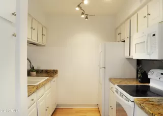 Photo #5: 6287608 Listing