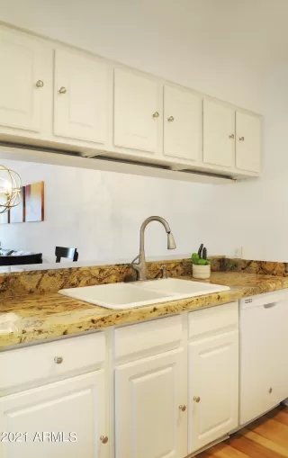 Photo #6: 6287608 Listing