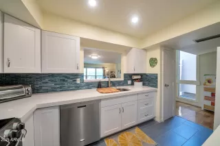 Photo #2: 6287885 Listing