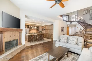 Photo #2: 6288289 Listing
