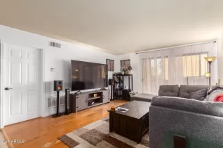 Photo #3: 6289465 Listing