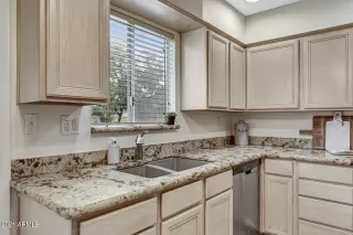 Photo #3: 6289814 Listing 