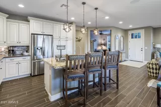 Photo #5: 6290616 Listing