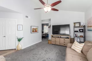 Photo #4: 6290884 Listing