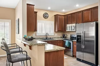 Photo #5: 6291383 Listing