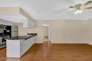 Photo #6: 6292767 Listing