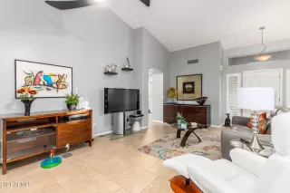 Photo #6: 6293450 Listing