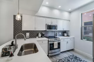 Photo #4: 6293959 Listing