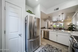 Photo #5: 6293959 Listing