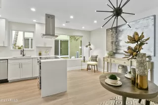 Photo #5: 6294203 Listing