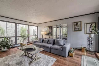 Photo #4: 6294972 Listing