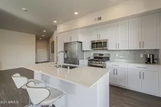 Photo #6: 6295157 Listing