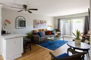 Photo #4: 6295187 Listing
