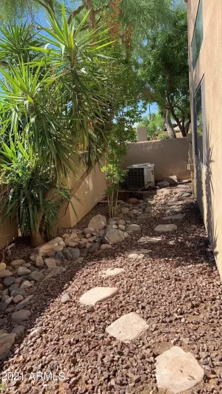 Photo #4: 6295279 Listing