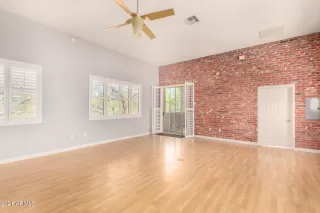 Photo #2: 6295639 Listing