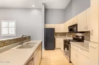 Photo #5: 6295639 Listing