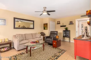 Photo #5: 6295893 Listing