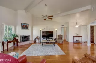 Photo #6: 6297497 Listing